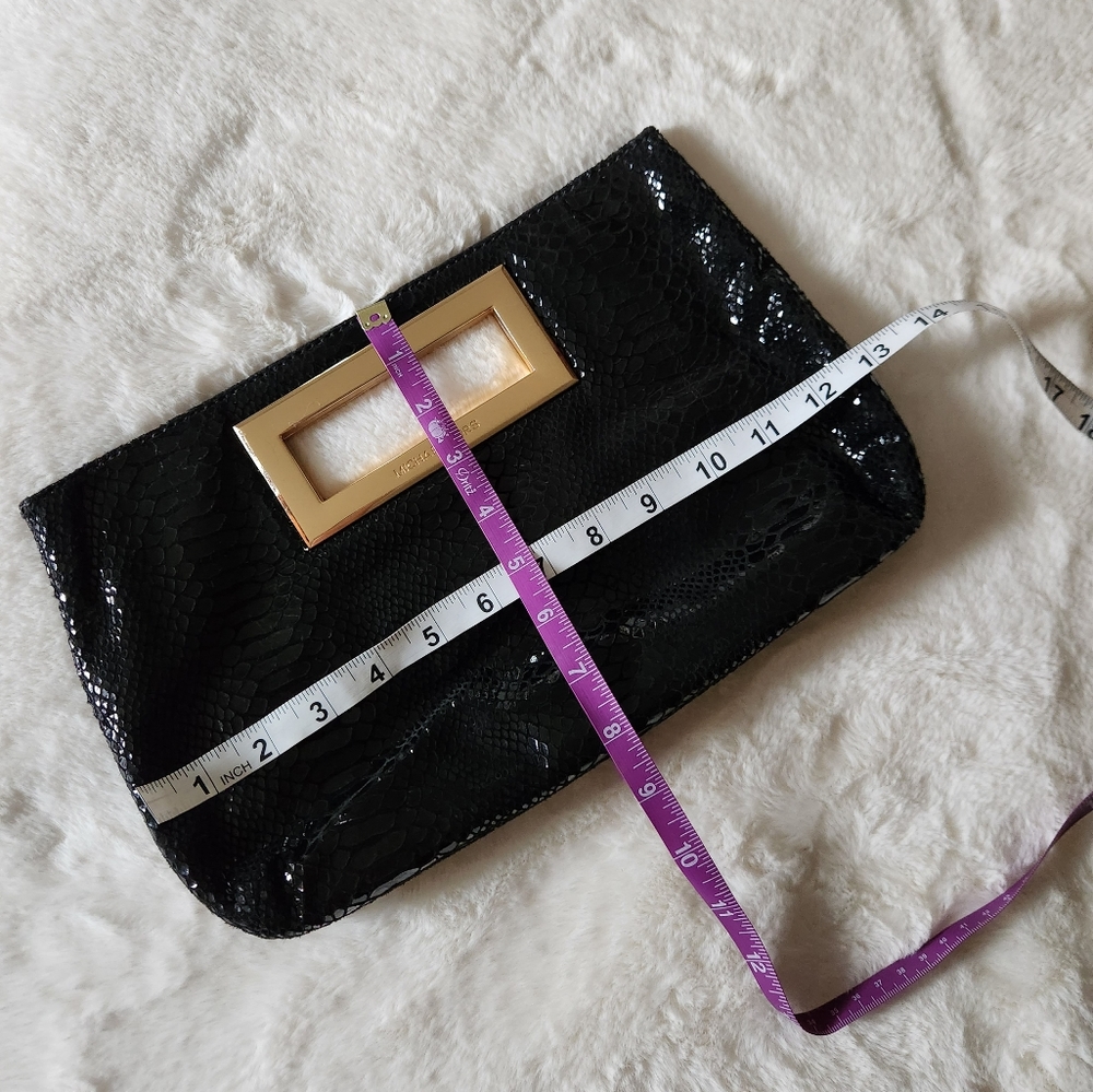 🆕️👛Michael Kors-Python Clutch - Picture 9 of 10